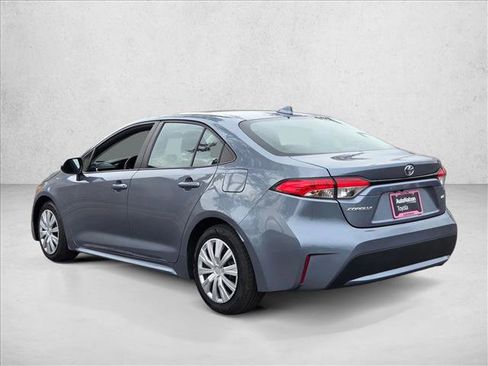 Used 2022 Toyota Corolla LE image 8
