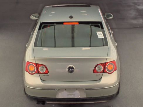 Used 2009 Volkswagen Passat Komfort FWD image 5