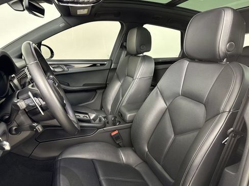 Certified 2024 Porsche Macan w/ Premium Plus Package AWD/4WD image 5