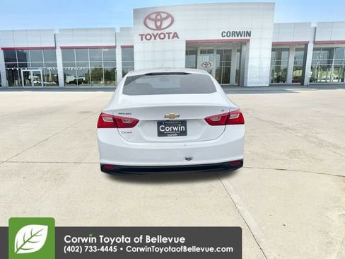 Used 2017 Chevrolet Malibu LT image 7