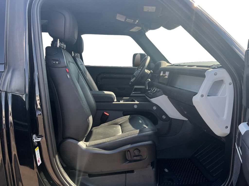 Used 2023 Land Rover Defender 90 X-Dynamic SE AWD/4WD image 22