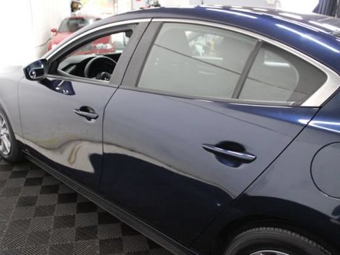 Used 2020 MAZDA MAZDA3 Sedan FWD image 8