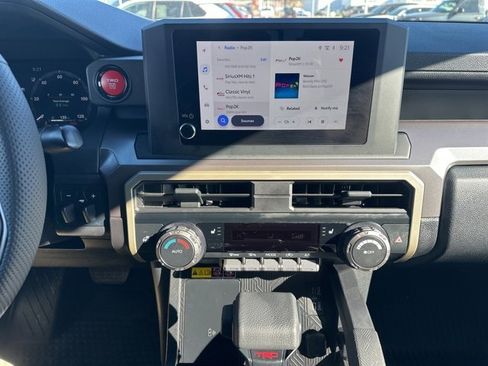 Certified 2025 Toyota Tacoma TRD Off-Road image 12