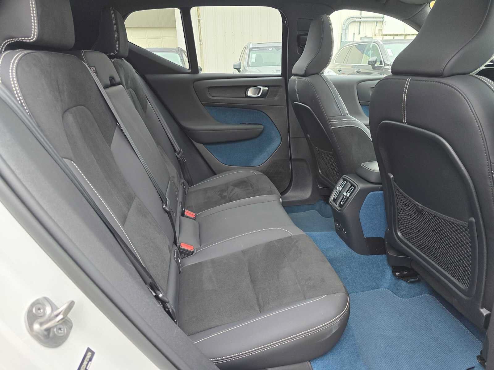Used 2023 Volvo XC40 Recharge Ultimate AWD/4WD image 13