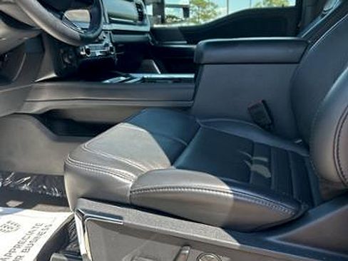 Used 2025 Ford F250 Platinum image 18