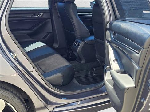 Used 2018 Honda Accord Sport image 16
