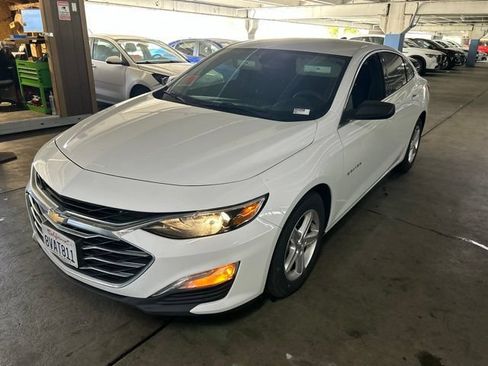 Used 2021 Chevrolet Malibu LS FWD image 4