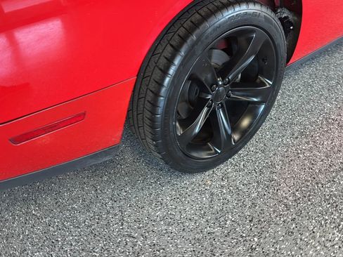 Used 2015 Dodge Challenger R/T w/ Quick Order Package 22B R/T RWD image 34