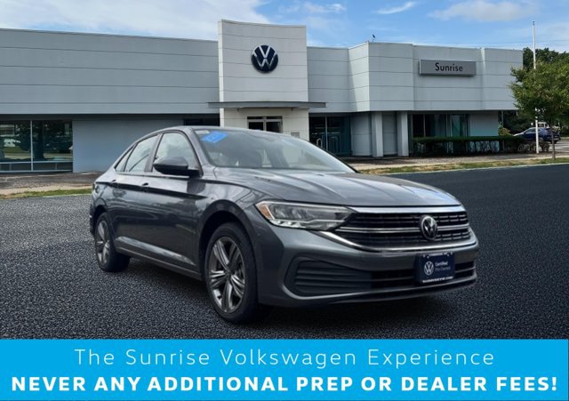 Used 2023 Volkswagen Jetta SE w/ Panoramic Sunroof Package FWD image 1