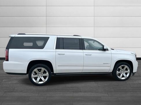 Used 2020 GMC Yukon XL Denali w/ Denali Premium Package image 6