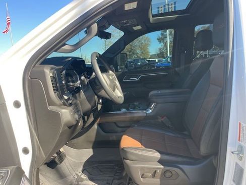 Used 2024 Chevrolet Silverado 2500 High Country w/ Technology Package image 17