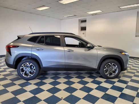 New 2026 Chevrolet Trax LT w/ Driver Confidence Package image 9