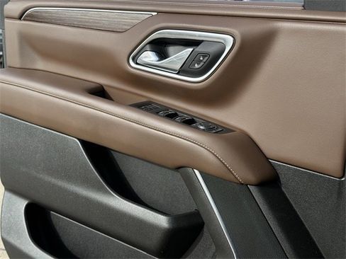 Used 2021 Chevrolet Suburban High Country image 27