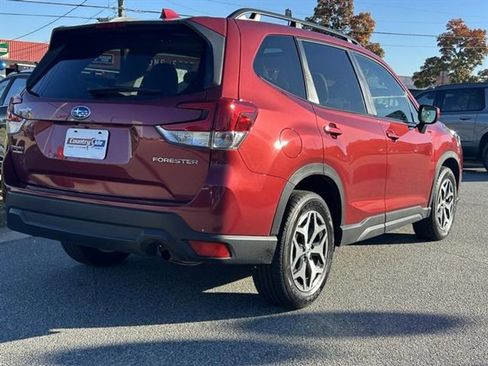 Used 2023 Subaru Forester Premium image 6