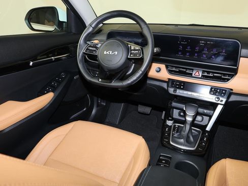 Used 2024 Kia Seltos SX w/ SX Sunroof Package image 9