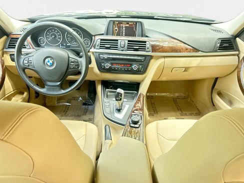 Used 2013 BMW 320i Sedan RWD image 16