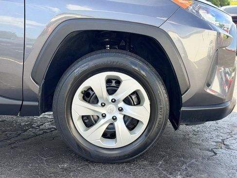 Used 2021 Toyota RAV4 LE FWD image 11