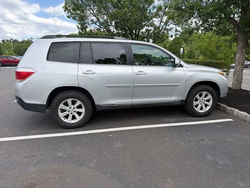 Used 2013 Toyota Highlander SE AWD/4WD image 8