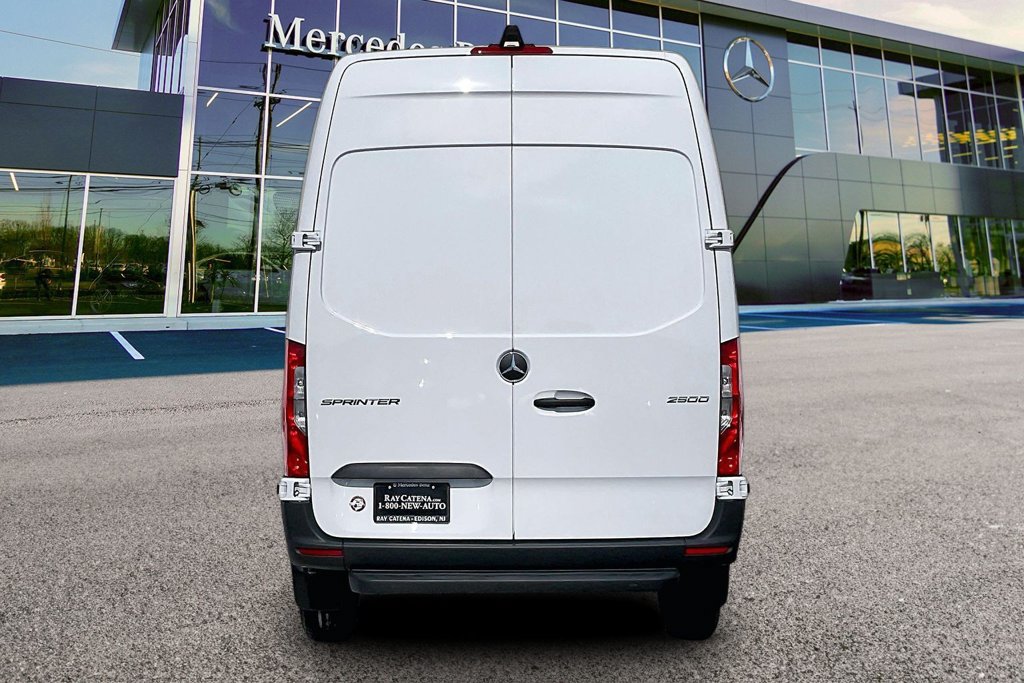 Used 2026 Mercedes-Benz Sprinter 2500 image 4