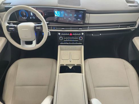 Certified 2025 Hyundai Santa Fe SE image 24