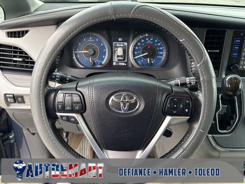 Used 2016 Toyota Sienna L image 23