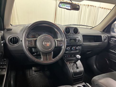 Used 2015 Jeep Patriot Latitude image 13