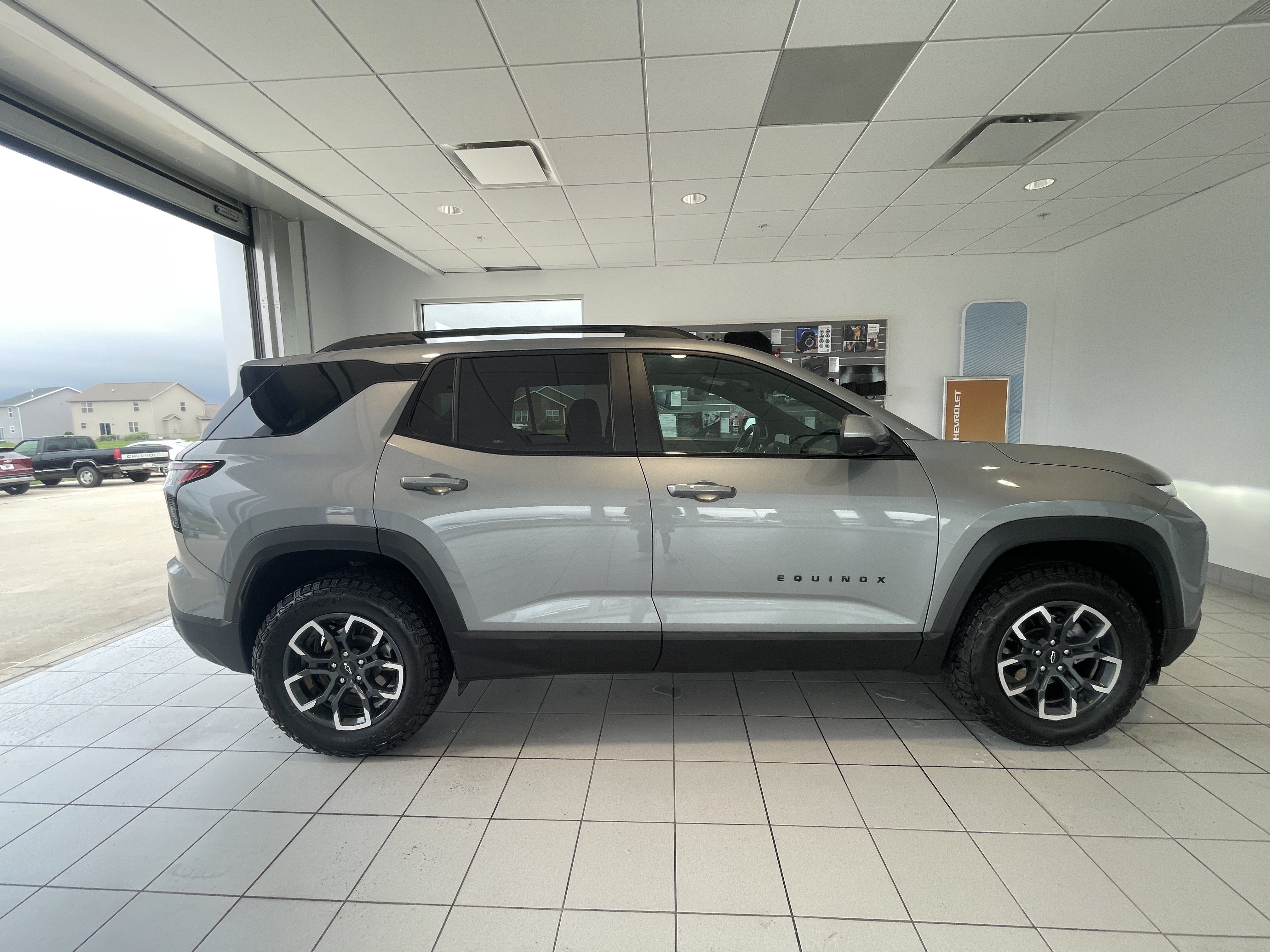 Used 2026 Chevrolet Equinox ACTIV w/ Convenience Package III AWD/4WD image 6