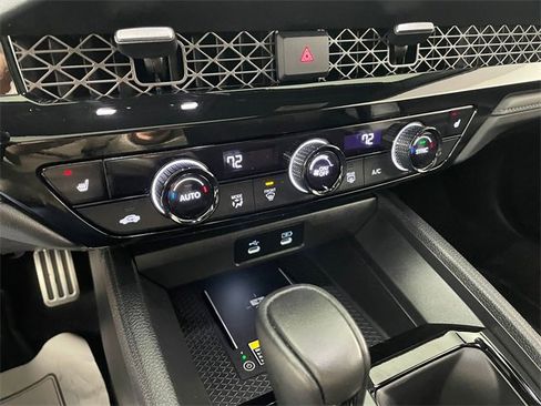 Used 2025 Honda Accord Sport image 9