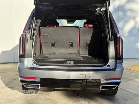 New 2026 Cadillac Escalade Luxury w/ Touring Package image 9