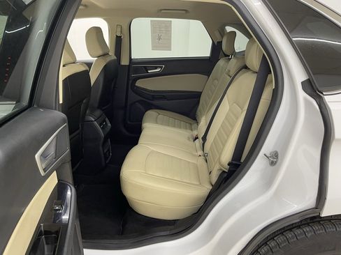 Used 2020 Ford Edge SEL image 16