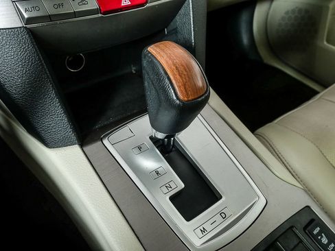 Used 2014 Subaru Outback 2.5i Limited image 19