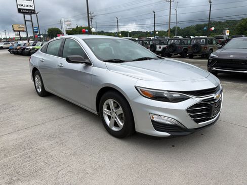Used 2020 Chevrolet Malibu LS FWD image 4
