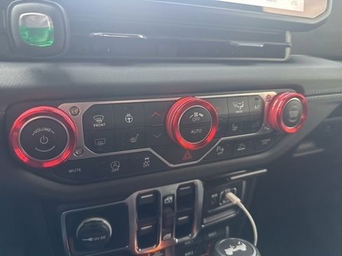 Used 2024 Jeep Wrangler Unlimited Rubicon image 22