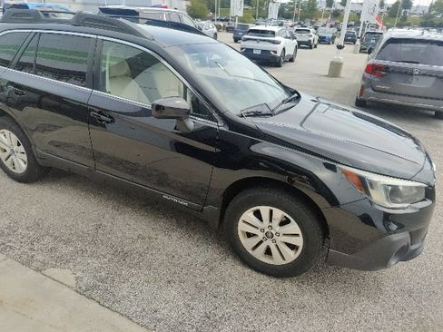 Used 2019 Subaru Outback 2.5i Premium w/ Popular Package #2 AWD/4WD image 17