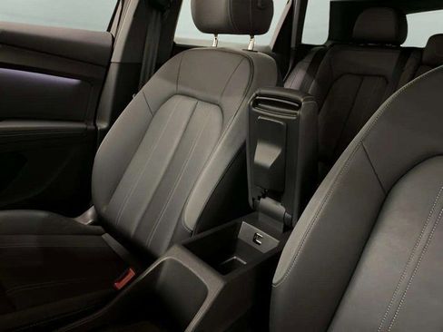 Used 2024 Audi Q4 e-tron Premium w/ Convenience Package image 62