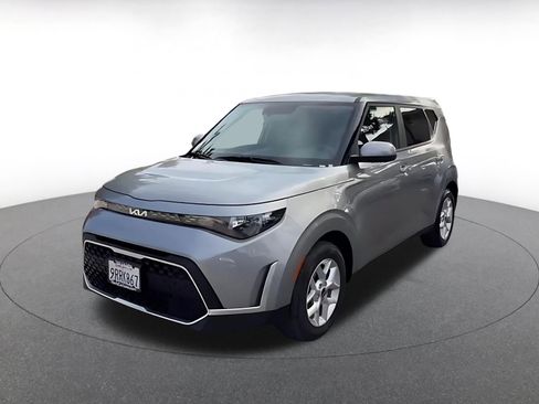 Used 2025 Kia Soul LX w/ LX Technology Package image 7