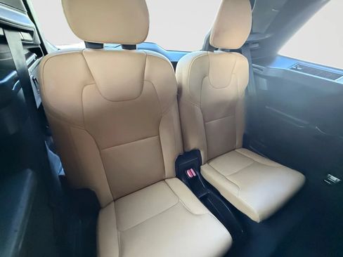 Used 2018 Volvo XC90 T6 Momentum w/ Convenience Package AWD/4WD image 20