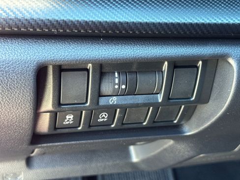 Used 2023 Subaru Crosstrek 2.0i image 17