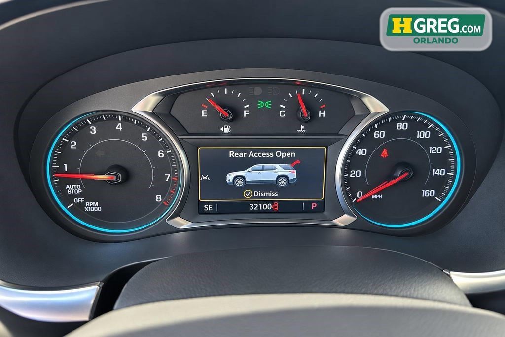 Used 2023 Chevrolet Traverse RS FWD image 15