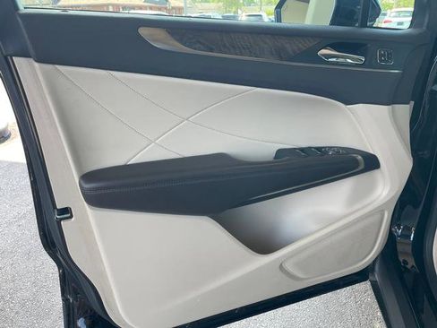 Used 2017 Lincoln MKC Reserve w/ Lincoln MKC Climate Package AWD/4WD image 9