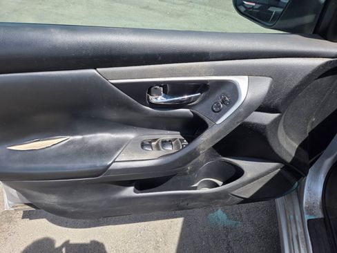 Used 2016 Nissan Altima 2.5 S w/ Power Driver Seat Package FWD image 7