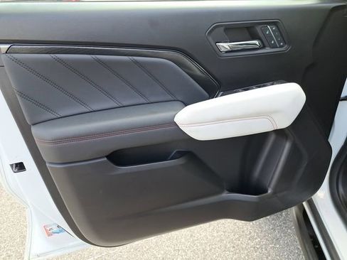 Used 2024 GMC Canyon AT4X image 20