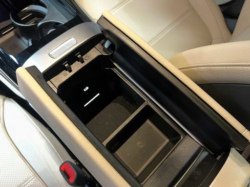 Certified 2025 Mercedes-Benz GLC 300 4MATIC image 33