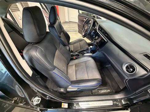 Used 2017 Toyota Corolla SE FWD image 38