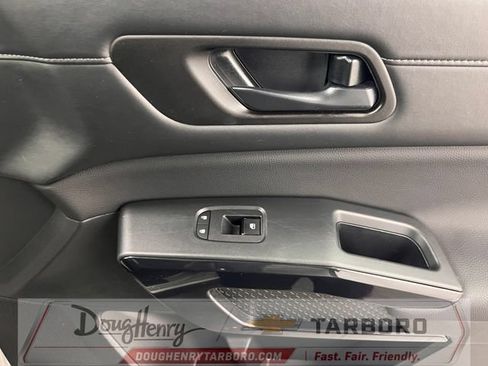 Used 2025 Nissan Pathfinder SV FWD image 42