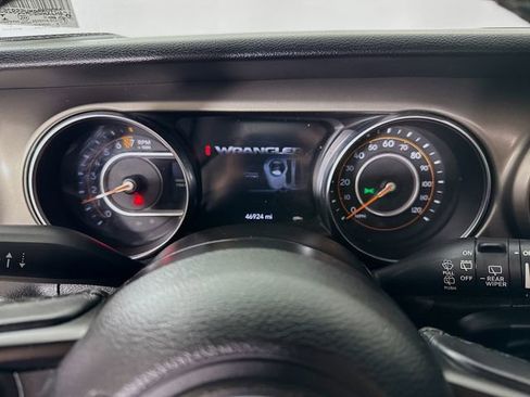 Used 2021 Jeep Wrangler Sport AWD/4WD image 12