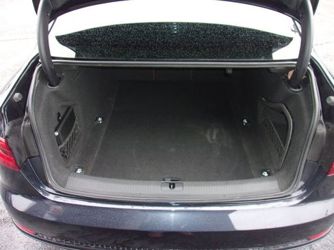 Used 2018 Audi A4 2.0T Premium image 6