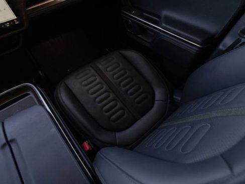 Used 2022 Rivian R1T Adventure image 27