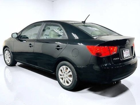 Used 2010 Kia Forte LX w/ Convenience Pkg FWD image 4