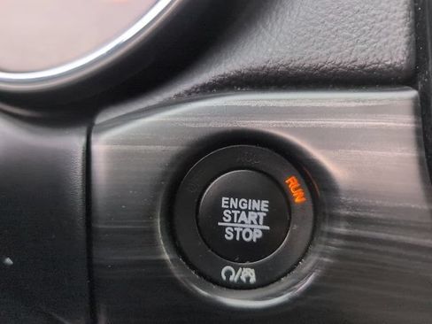Used 2019 Jeep Grand Cherokee Altitude AWD/4WD image 25